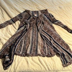 Super cute crochet cardigan - Size S, can fit Size L - longer in front